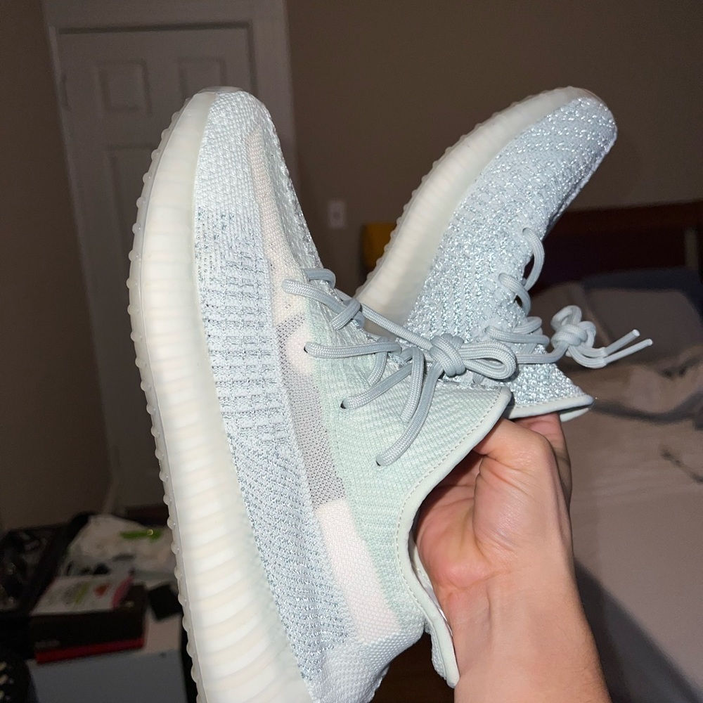 Yeezy 350 cloud white size 9.5